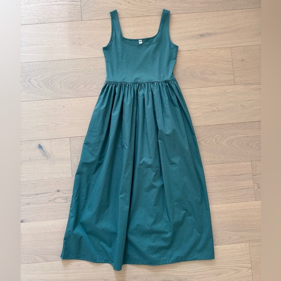 Very Demure, Very Cutesy Dress - Picture 2 of 3